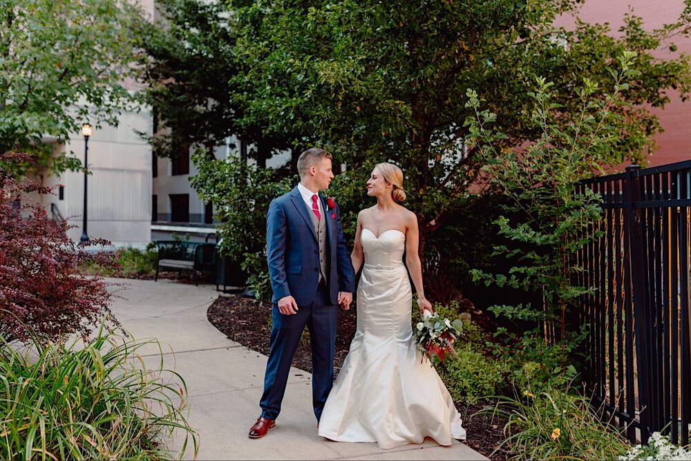 Bride and groom poses