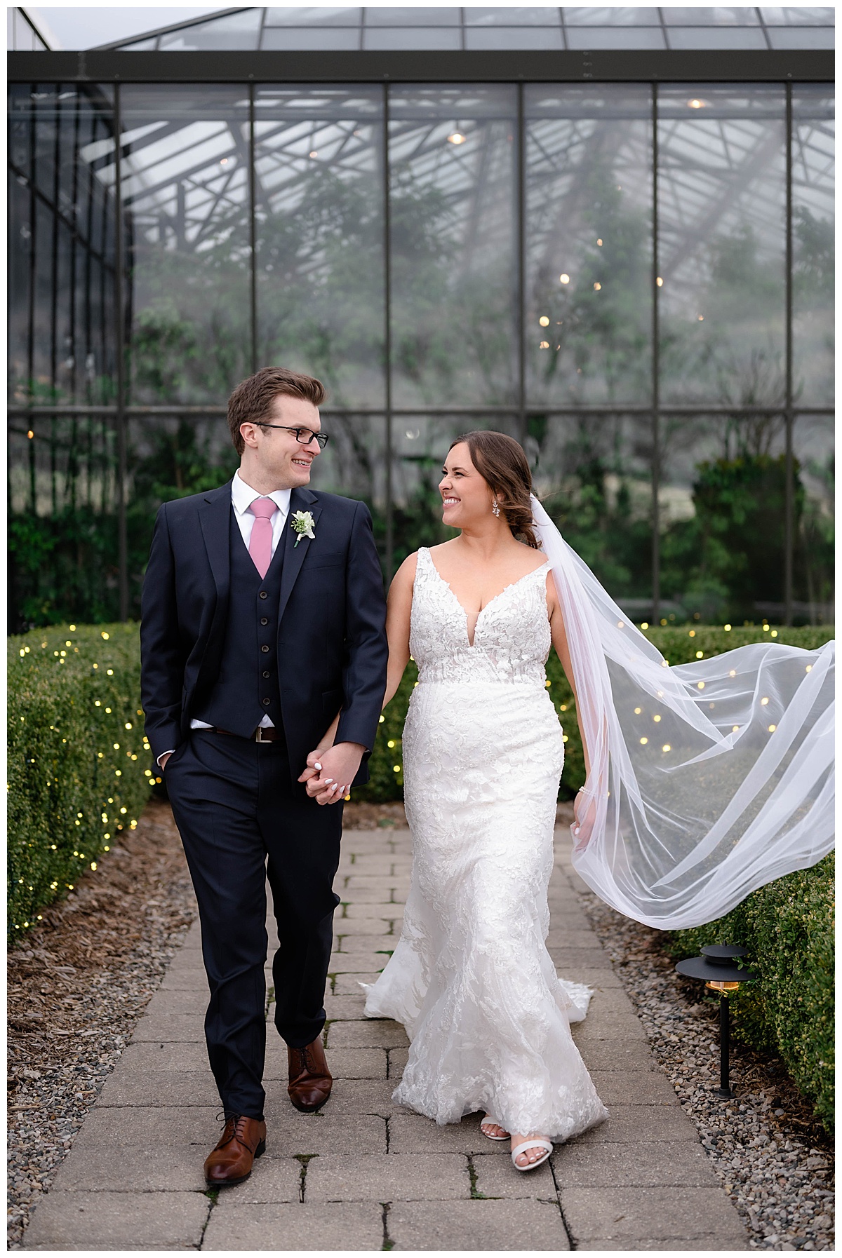 Bride and Groom at Planterra Conservatory