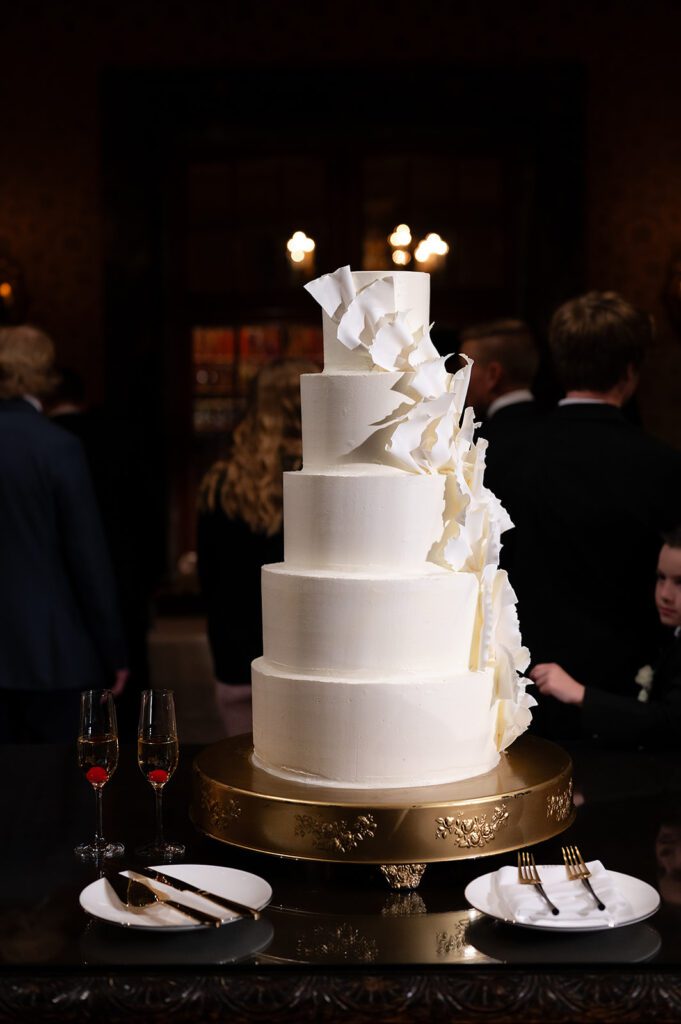White 5-tiered wedding cake