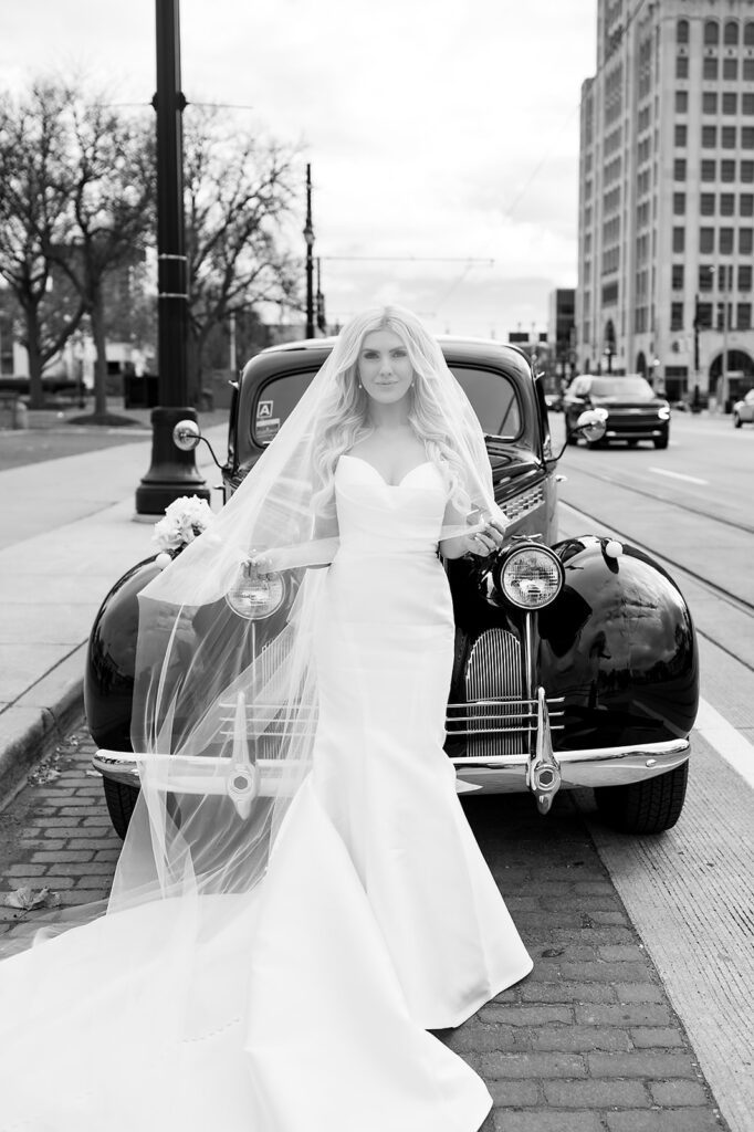 Editorial bridal portraits with a 1940 Detroit Packard