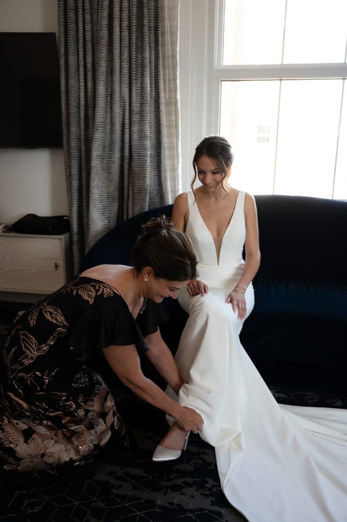 Bride getting ready at Amyway Grand Plaza