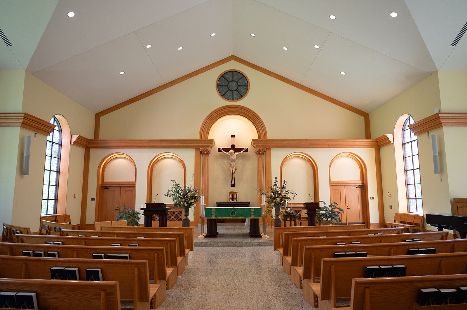 A Grand Rapids Wedding Ceremony at Our Lady Seat of Wisdom Chapel on Aquinis College