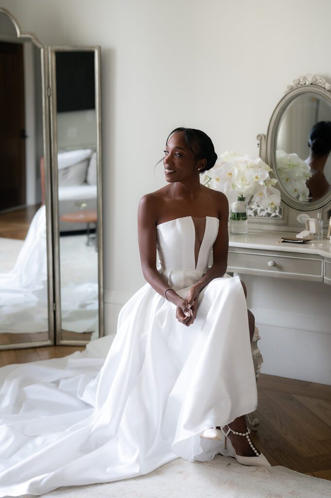 Indoor brides portraits in the Green Room at Book Tower wedding venue in Detroit, Michigan