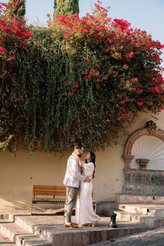Couple posing along the streets of San Miguel de Allende