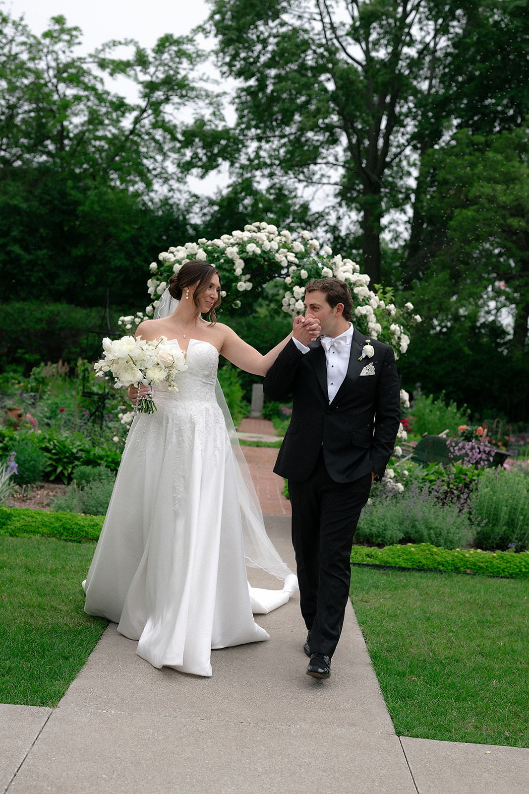 Bride and grooms outdoor portraits at Grosse Point Memorial in Michigan.